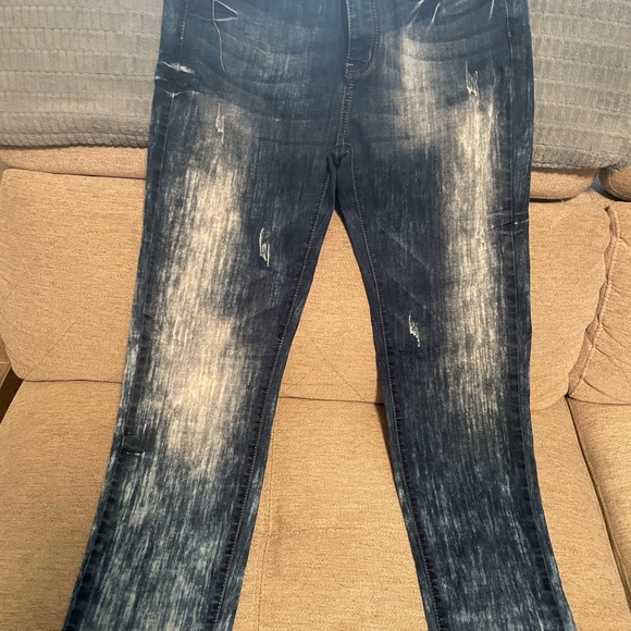 Blue connection - Picture 3 of 3